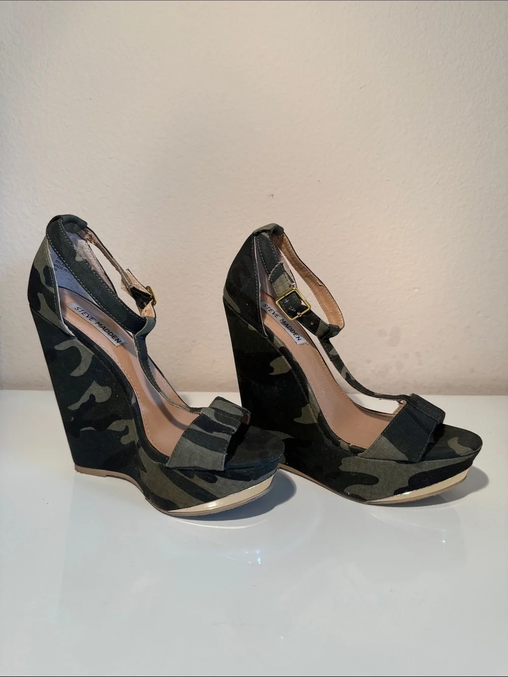 Steve Madden Xfoliate Camo Canvas Platform Wedge Sandals Gold Trim Size 6